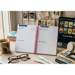 AGENDA ESCOLAR LIDERPAPEL 26-27 ESPIRAL BASIC 2 DIAS PAGINA A5 BILINGUE 70G PAPEL FSC ROSA