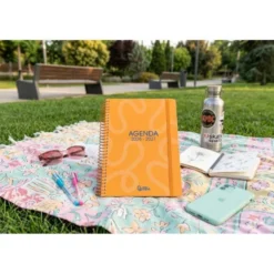 AGENDA ESCOLAR LIDERPAPEL 26-27 ESPIRAL CLASSIC DIA PAGINA A5 BILINGUE 70G PAPEL FSC NARANJA