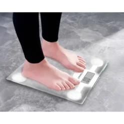 BASCULA BAÑO Q-CONNECT DIGITAL CON PANTALLA LCD PRECISION 100 GR CAPACIDAD DE 5 KG A 180 KG 300X300X22MM