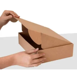 CAJA AUTOMONTABLE Q-CONNECT PARA E-COMMERCE Y REGALO CARTON RECICLADO CANAL SIMPLE 3 MM KRAFT 210X180X60 MM