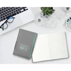 CUADERNO CON GOMILLA ANTARTIK NOTES TAPA DURA A5 HOJAS LISAS GRIS Y TURQUESA 100 HOJAS 80 GR FSC