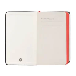 CUADERNO CON GOMILLA ANTARTIK NOTES TAPA DURA A6 HOJAS LISAS NEGRO Y ROJO 100 HOJAS 80 GR FSC