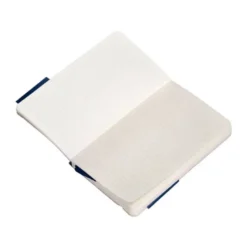 CUADERNO CON GOMILLA ANTARTIK NOTES TAPA BLANDA A6 RAYAS AZUL MARINO 100 HOJAS 80 GR FSC