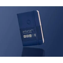CUADERNO CON GOMILLA ANTARTIK NOTES TAPA DURA A7 HOJAS LISAS AZUL MARINO 80 HOJAS 80 GR FSC