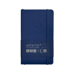 CUADERNO CON GOMILLA ANTARTIK NOTES TAPA BLANDA A6 HOJAS LISAS AZUL MARINO 100 HOJAS 80 GR FSC