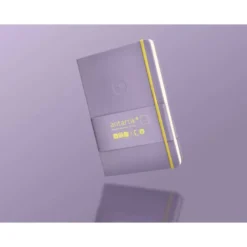 CUADERNO CON GOMILLA ANTARTIK NOTES TAPA DURA A5 HOJAS PUNTOS MORADO Y AMARILLO 100 HOJAS 80 GR FSC