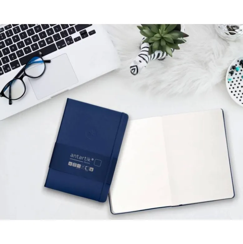 CUADERNO CON GOMILLA ANTARTIK NOTES TAPA DURA A5 HOJAS LISAS AZUL MARINO 100 HOJAS 80 GR FSC