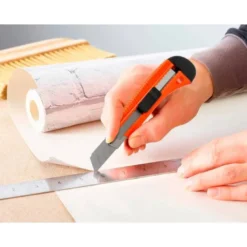 Cuter plastico Q-Connect KF10634 Con protector metalico