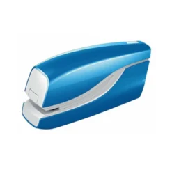 Grapadora Petrus electrica color azul para 12 hojas
