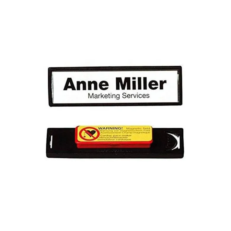 IDENTIFICADOR PORTANOMBRE DURABLE PVC ANTIARAÑAZOS CON IMAN Y EFECTO LUPA COLOR NEGRO 67X17 MM