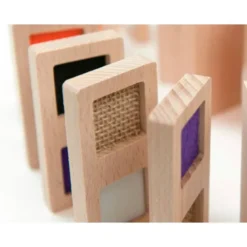 JUEGO DIDACTICO ANDREUTOYS DOMINO SENSORIAL TEXTURAS MADERA 28 PIEZAS +2 AÑOS