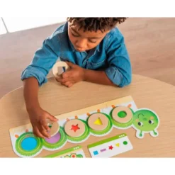 JUEGO GOULA DIDACTICO LA ORUGA OLI FORMAS Y COLORES +2 AÑOS