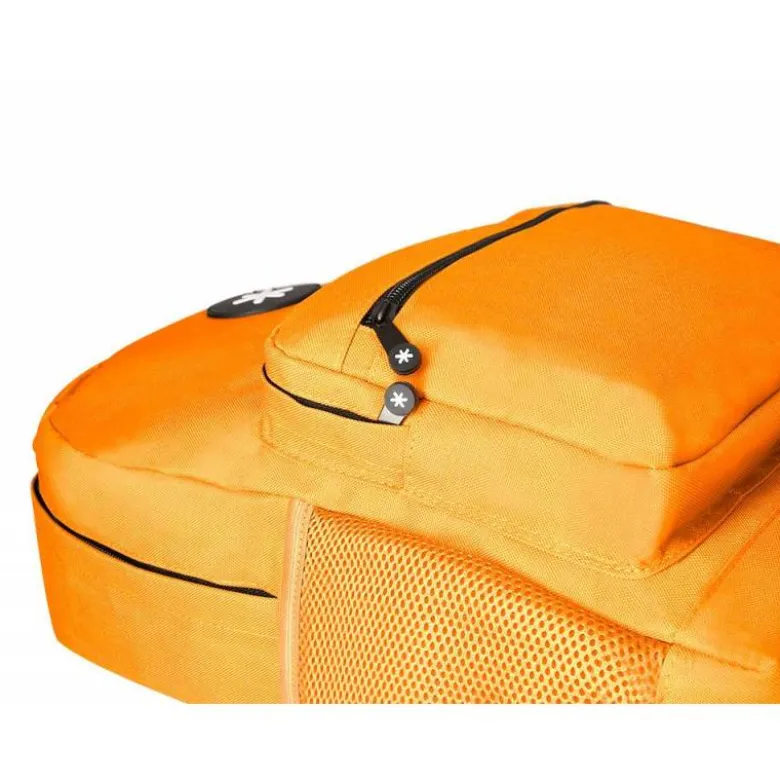 MOCHILA ANTARTIK CON ASA Y BOLSILLO FRONTAL CONCREMALLERA COLOR MOSTAZA 320X140X430 MM