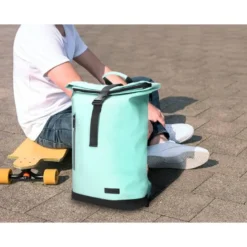 MOCHILA ESCOLAR ANTARTIK WATER PROOF ENROLLABLE DISEÑO CASUAL COLOR TURQUESA 480X130X280 MM