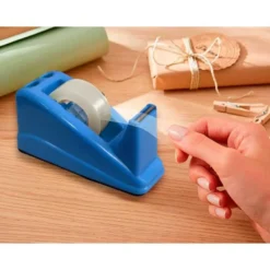 PORTARROLLO SOBREMESA Q-CONNECT PLASTICO PARA CINTA DE 33 MT COLOR AZUL 135X58X60 MM