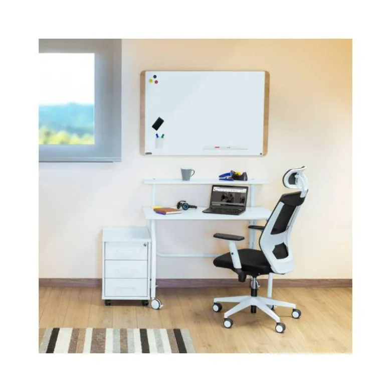 SILLA ROCADA CON RUEDAS DE OFICINA CON BRAZOS REGULABLES Y RESPALDO MALLA NEGRO TAPIZADA EN TELA IGNIFUGA NEGRO COLOR BLANCO