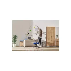 SILLA ROCADA DE OFICINA CON RUEDAS Y BRAZOS TAPIZADA EN TELA IGNIFUGA AZUL Y RESPALDO EN POLIMERO NEGRO